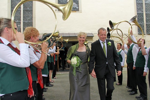 tl_files/jagdhorn/content/Bilder 2014/2014.08.02_SilberhochzeitWessendorf.jpg