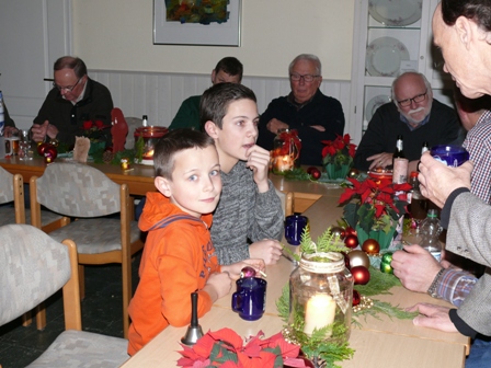 tl_files/jagdhorn/content/Bilder 2015/2015.12.17_Weihnachtsfeier.2.jpg