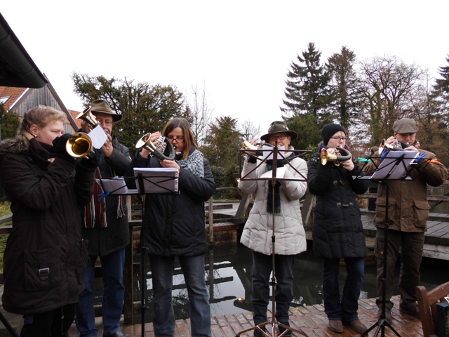 tl_files/jagdhorn/content/Bilder2012/2012.12.02_Weihnachtsmarkt Bischhofsmuehle.2.JPG