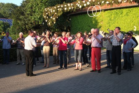 tl_files/jagdhorn/content/Bilder2012/2012.August_Hochzeitsnachfeier.JPG