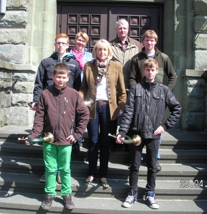 tl_files/jagdhorn/content/Bilder2013/2013.04.28_Blaeserhutabzeichen I.JPG